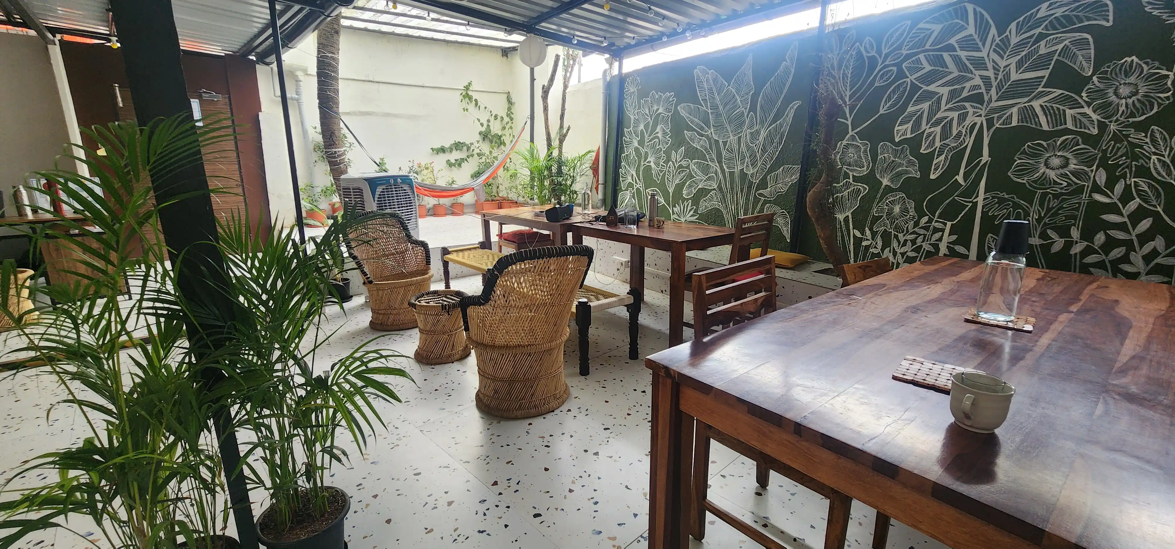 Hammock Hostels Mumbai — rooms and spaces